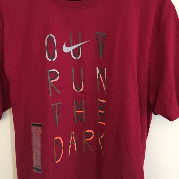 Athletic Cut T-shirt "Out Run The Dark  AV2462 620 - Picture 2 of 5